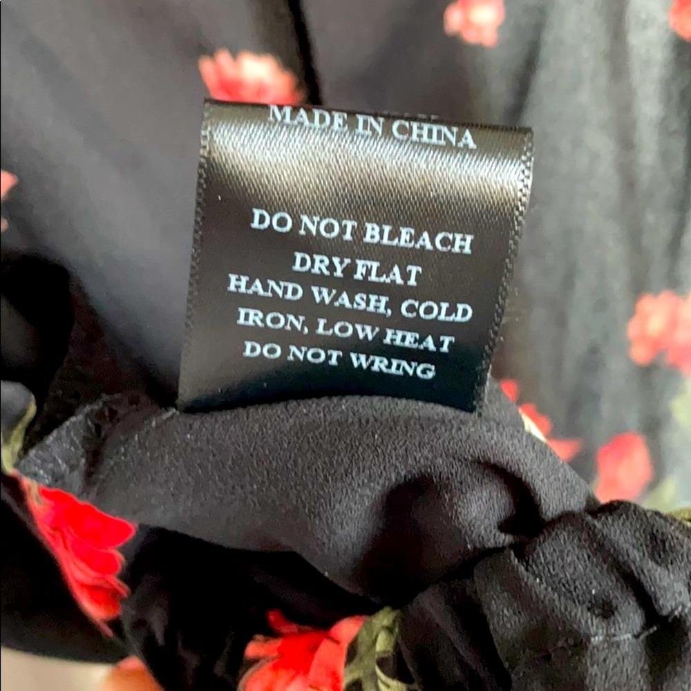 🌷Dress Forum Split Leg Floral Jumpsuit 🌷 - Picture 10 of 11